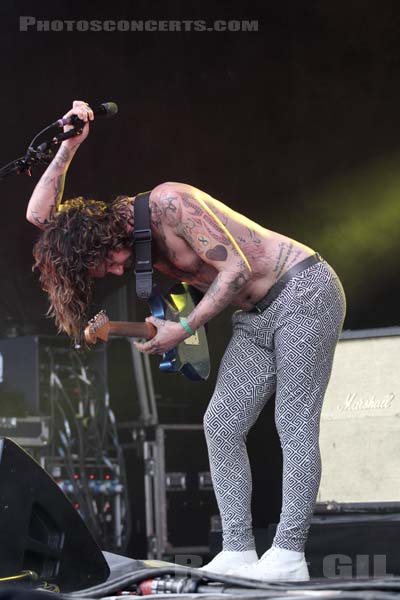 BIFFY CLYRO - 2014-07-06 - BELFORT - Presqu'ile du Malsaucy - Simon Alexander Neil